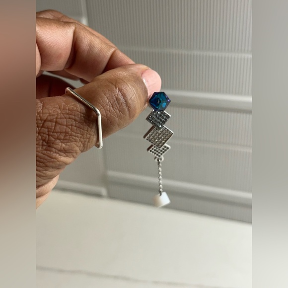 SWAROVSKI BERMUDA EARRINGS - Picture 3 of 5